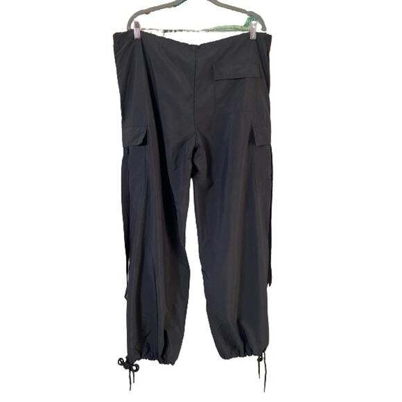 Women's Large Black Low-Rise Drawstring Utility Cargo Pants - Picture 2 of 11